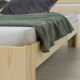 Dřevěná postel 160x200 borovice